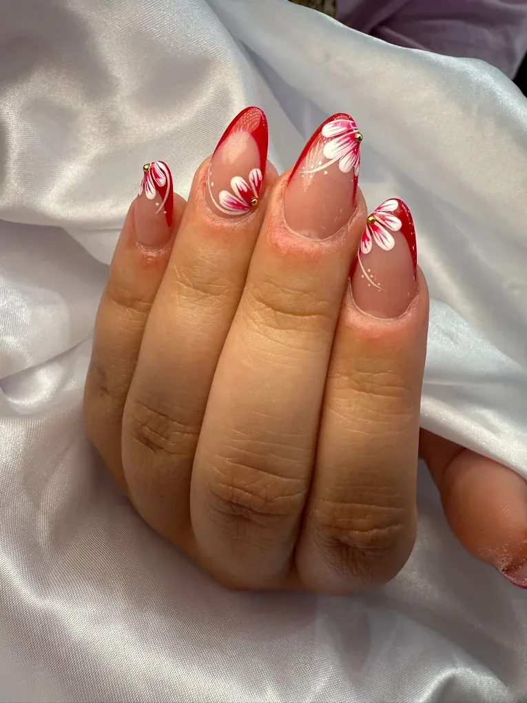Almond nails with red tips