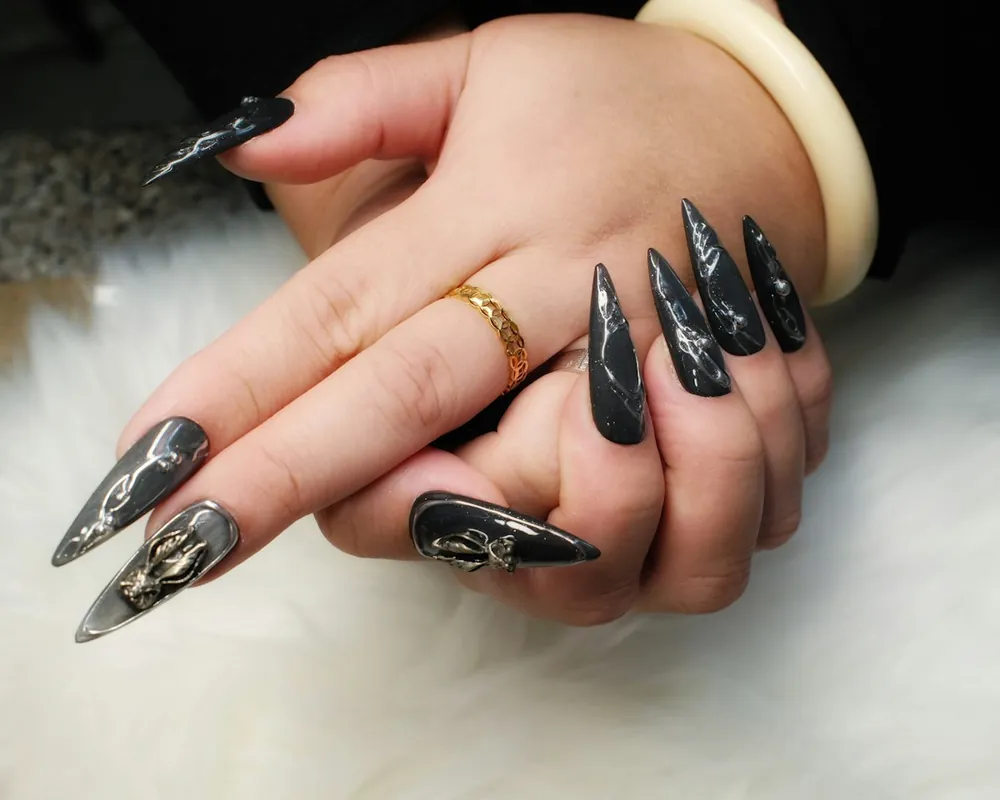 Black stiletto nails