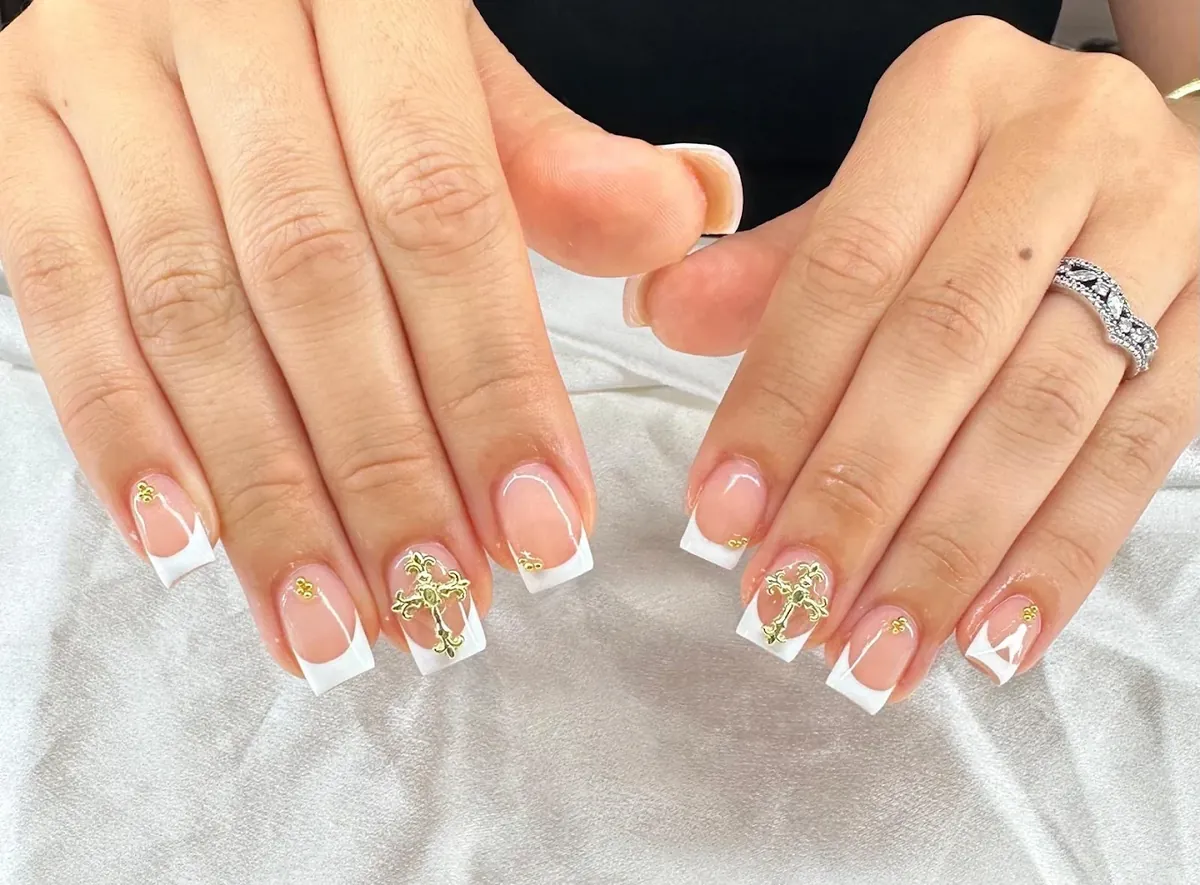 French tips with fine nail art